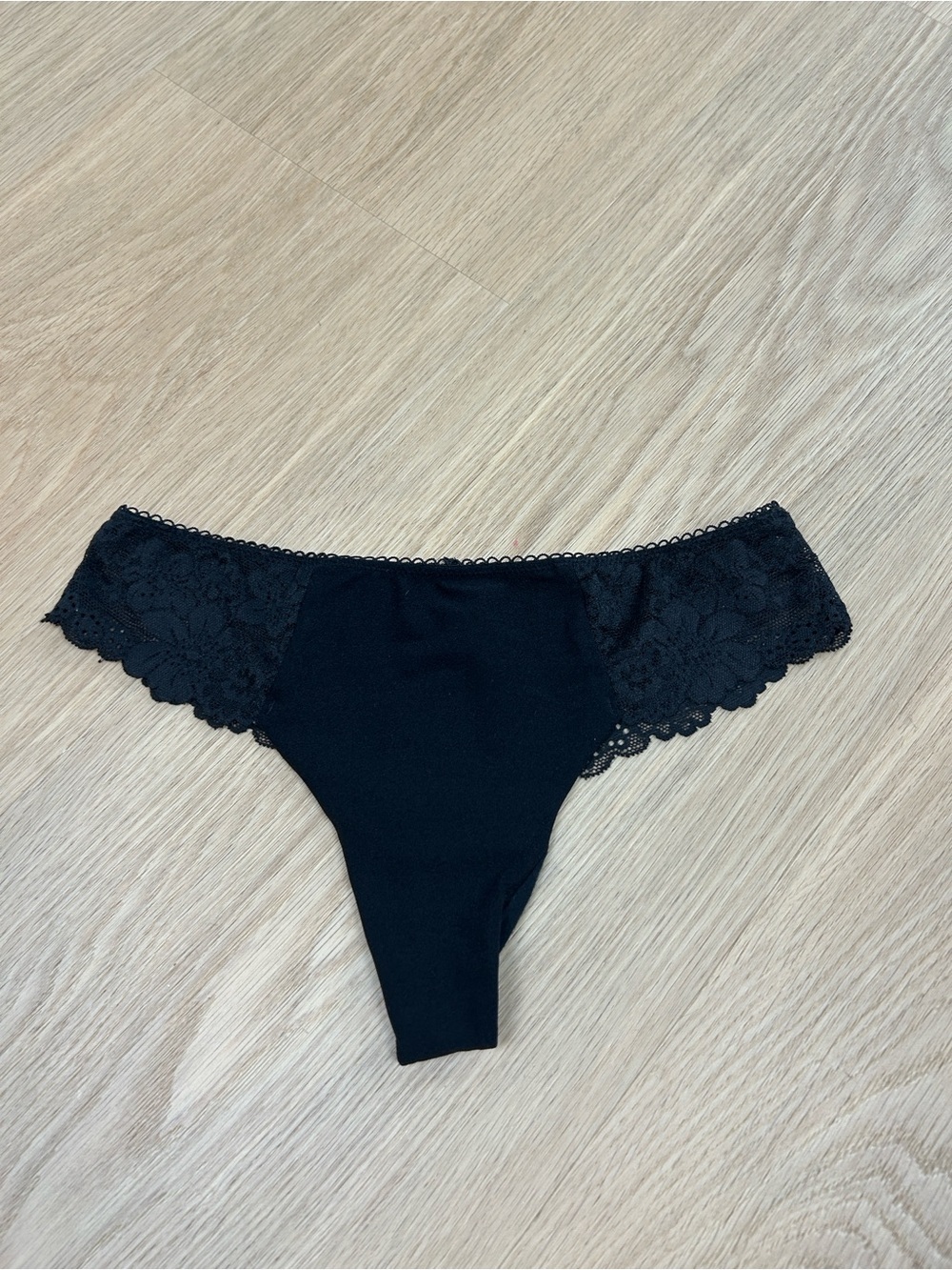 PINK Victoria’s Secret Thong Panty S